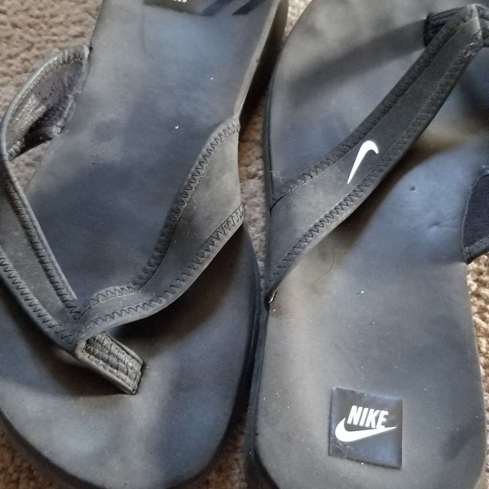 Nike flip flops